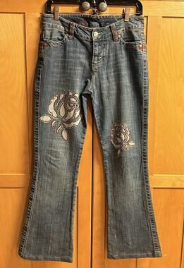 Western Denim Bank Jeans Sz 26 Womens Blue & Red Embellished Roses Flare Pockets